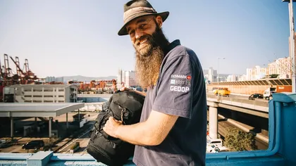 Bărbatul care a vizitat fiecare țară din lume fără să zboare: „Cel mai lung drum cu autobuzul a fost de 54 de ore”