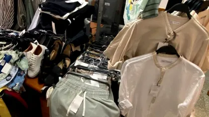 Trei români, arestați după ce au furat peste 100 de haine dintr-un mall din Roma. Cum au păcălit sistemul de securitate 