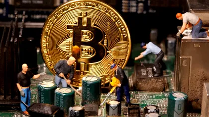 Românii amatori de Bitcoin, Ethereum și alte criptomonede, victime ale unei scheme piramidale: valoarea astronomică a prejudiciului