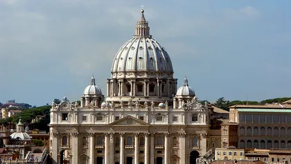 Șoc la Vatican. Un turist complet dezbrăcat s-a urcat pe altarul din Bazilica Sf.Petru
