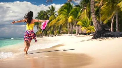 Românii se plâng că n-au bani dar pleacă în vacanțe exotice: suntem săraci sau nu?