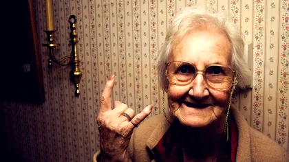 Cocktailul de substanțe care inversează îmbătrânirea celulor, descoperit de un om de știință de la Harvard. Cum funcționează