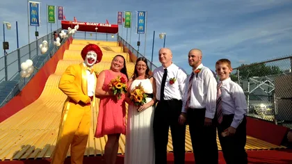 Premieră istorică la McDonald's. S-a lansat meniul de nuntă. Ce conține și cât costă