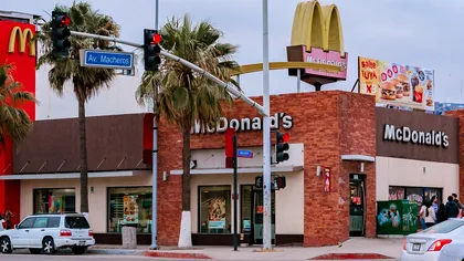 Scandal de proporții la McDonald`s. Angajații au rupt tăcerea despre ce se întâmplă în spatele ușilor închise, în restaurantele britanice