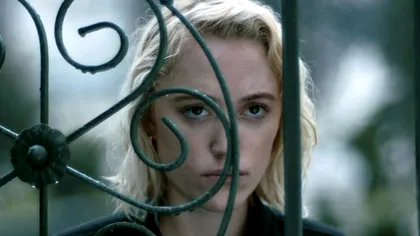 Senzația că te urmărește cineva, semn că poți dezvolta boala Parkinson. Explicația cercetătorilor 