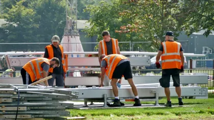 Ce drepturi ai la serviciu, dacă șeful te cheamă să muncești pe caniculă