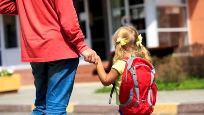 Românii vor fi afectați de noua lege: ce se întâmplă cu accesul părinților în școli