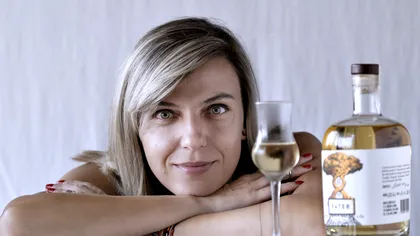 O familie din Argeș a dat lovitura cu PATER. Afacerea care ne-a pus țuica pe harta mondială, 200 de lei sticla