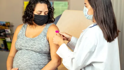 Un nou vaccin pentru femeile însărcinate. Pentru ce se administrează