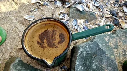 Ce era nechezolul, ”cafeaua cu înlocuitori” din vremea comunistă, de fapt. Care erau beneficiile acestuia, s-ar putea să îl regreți