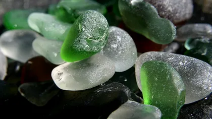 Ce este sticla de mare, de fapt. Cum se formează, legătura cu deșeurile aruncate de oameni