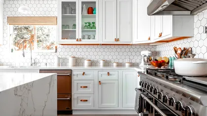 Surpriză uriașă pentru o femeie, după ce și-a cumpărat casa visurilor ei. O cameră secretă, în spatele unui dulap. Video