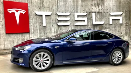Tatăl lui Elon Musk a refuzat o Tesla făcută cadou de fiul său. „Uite, pur și simplu nu merită”