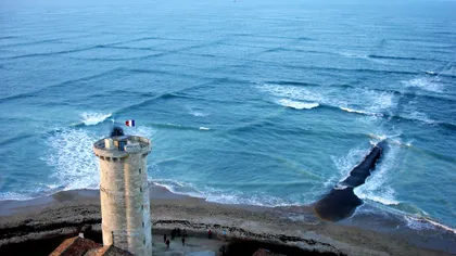 Cum apar valurile pătrate sau în cruce și cât de periculoase sunt 