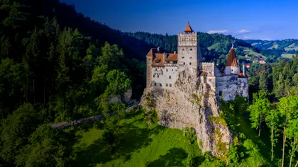 Supranumit Castelul lui Dracula, mulți străini vin în România doar ca să-l viziteze. Ce ascunde castelul Bran