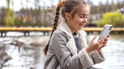 Facebook și Instagram se folosesc de copii: Acuzațiile care 