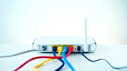 Ai semnal mai bun la Wi-Fi cu acest obiect pe care-l ai în bucătărie: Îl pui în spatele routerului și ai internet foarte bun