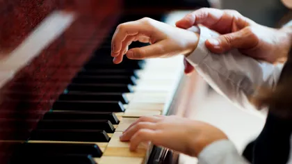 Cum înveți să cânți la pian fără profesor. Rocksmith+, de la Ubisoft, noua senzație în domeniu