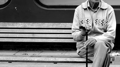 Bărbatul care a murit la 82 de ani fără să vadă vreodată o femeie, o mașină, un avion sau măcar un film