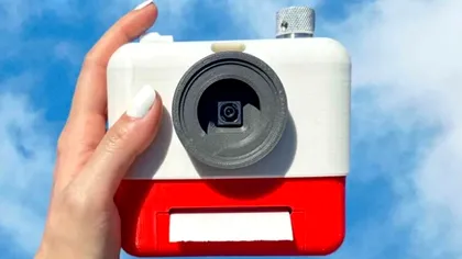 Cemera foto alimentată cu inteligență artificială care te face poet peste noapte. Cum îți transformă imaginile în poezii