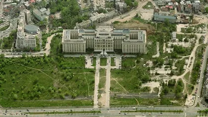 Clădirea uriașă, construită la comanda lui Ceaușescu în București, aflată în ruină. Ce s-a ales de visul tovarășului