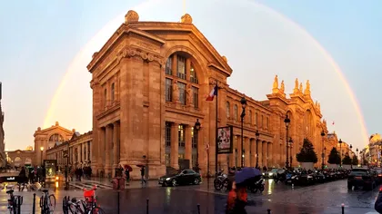 Gara veche de 178 de ani, cea mai spectaculoasă și aglomerată din Europa. Oferă rute directe către patru țări