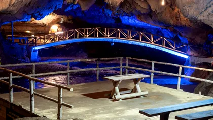 Singura gară din Romania aflată la gura unei peșteri. Locul ar ascunde comori fabuloase ”protejate de un blestem” - Peștera Bolii