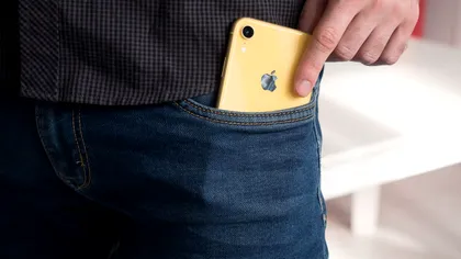 De ce nu e bine să-ți ții telefonul mobil în buzunar: Ce spun experții