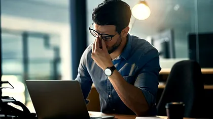 Efectele nocive ale timpului petrecut în fața ecranelor: Cum să-ți îmbunătățești sănătatea ochilor