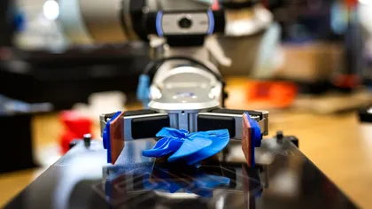Inovație în tehnologie: S-a creat robotul care a realizat primul design ce absoarbe șocurile
