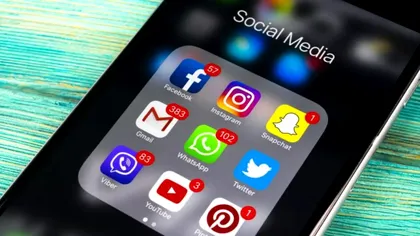 Funcția spion de pe telefonul tău pe care nu ai dezactivat-o: ce poate face când te uiți pe Facebook sau Instagram