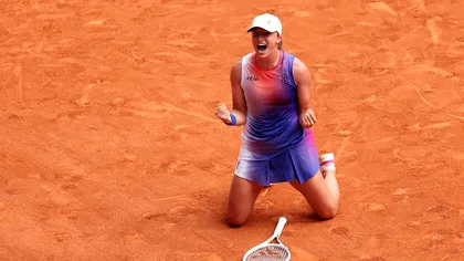 Iga Swiatek câștigă al treilea titlu consecutiv la Roland Garros după o victorie dominantă asupra lui Jasmine Paolini