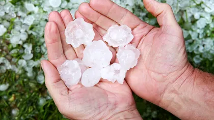 Cum se formează grindina, cunoscută în popor și ca 