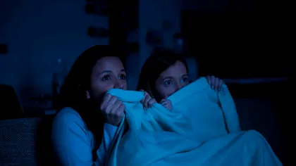 Serialul de pe Netflix care bagă groază în tine: Vampiri, epidemii și mistere, în 