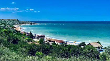 Plaja superbă din România pe care o laudă toți românii. Prețurile sunt mici, nisipul fin și apa turcoaz