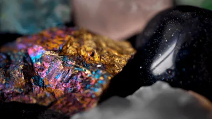 Minerale noi descoperite la cea mai mare mină de pământuri rare din lume pot îmbunătăți tehnologia de apărare