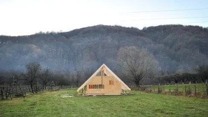 Casa de 10.000 de euro chiar există și a fost construită de o familie din Argeș. Iată costurile reale, pe etape de execuție