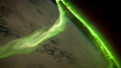 Pământul, lovit de o furtună geomagnetică în această seară! Fenomenul rar pe care-l va produce pe cer