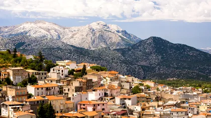 Studiu premiat cu Ig Nobel demontează mitul „zonelor albastre” și al longevității extreme