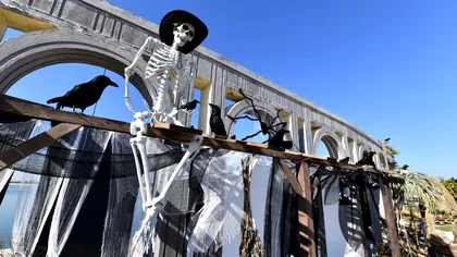Bucureștiul s-a costumat de Halloween. Unde este și cum arată festivalul plin de vrăjitoare, schelete și fantome