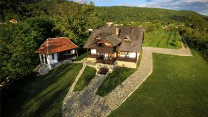 Satul izolat din România, pe cel mai frumos drum din țara noastră: Locul de pe Via Transilvanica, sub „muntele sfânt al dacilor”