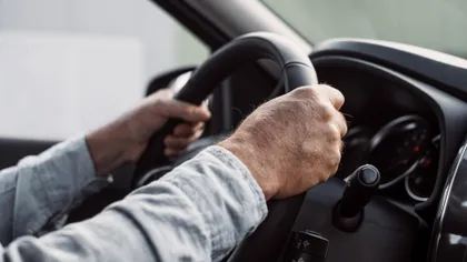 Cât este amenda pentru oprire neregulamentară în 2024 și câte puncte de penalizare se acordă