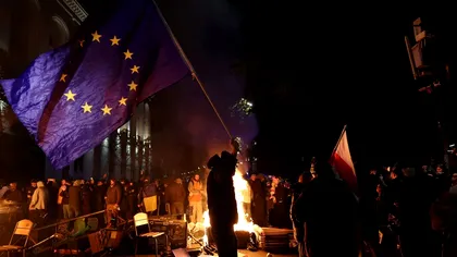 Proteste masive în Georgia după ce guvernul suspendă negocierile de aderare la UE