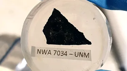 Marte, cândva o planetă vie: izvoare termale ar fi putut susține organisme, arată o nouă descoperire într-un meteorit