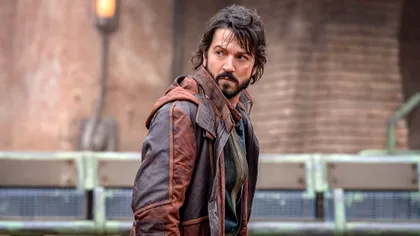 Primele imagini din sezonul 2 al serialului „Andor” leagă călătoria lui Cassian de evenimentele din „Rogue One”