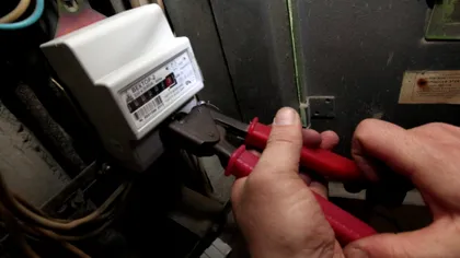 Românul care a furat energie electrică de 17.200 de lei, după ce a branșat ilegal o casă la curent. Ce a pățit după ce a ajuns în tribunal