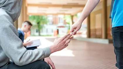 Psihologul Mihai Copăceanu trage un semnal de alarmă: „Opriți metodele riscante în prevenirea consumului de droguri”