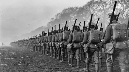 Armistițiul de Crăciun al Primului Război Mondial/Forțele japoneze au capturat Hong Kong-ul în al Doilea Război Mondial și alte evenimente istorice pe 24 decembrie