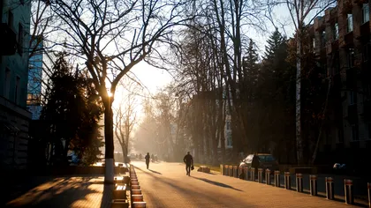 Se întorc temperaturile de peste 20 de grade. Când se încălzeşte vremea