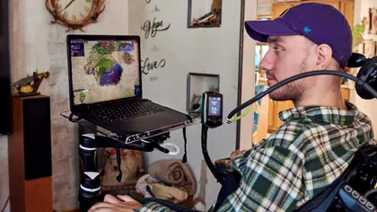 Un implant cerebral revoluționar îi permite unui bărbat paralizat să controleze drone doar cu gândul VIDEO